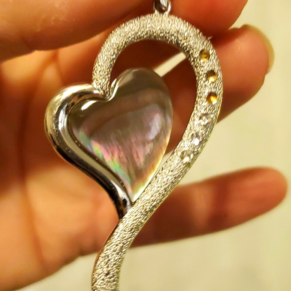 New Unique Wrapped Heart Shaped Abalone Shell Silver Pendant. - Picture 4 of 16